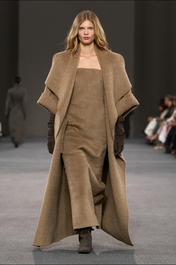 عرض أزياء مجموعة Max Mara لخريف وشتاء 2027