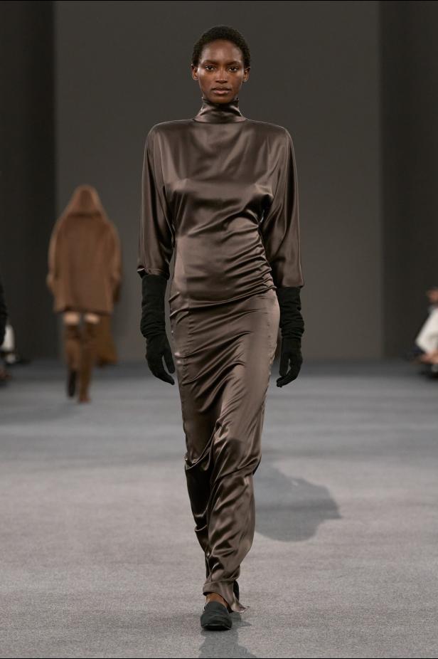 عرض أزياء مجموعة Max Mara لخريف وشتاء 2027