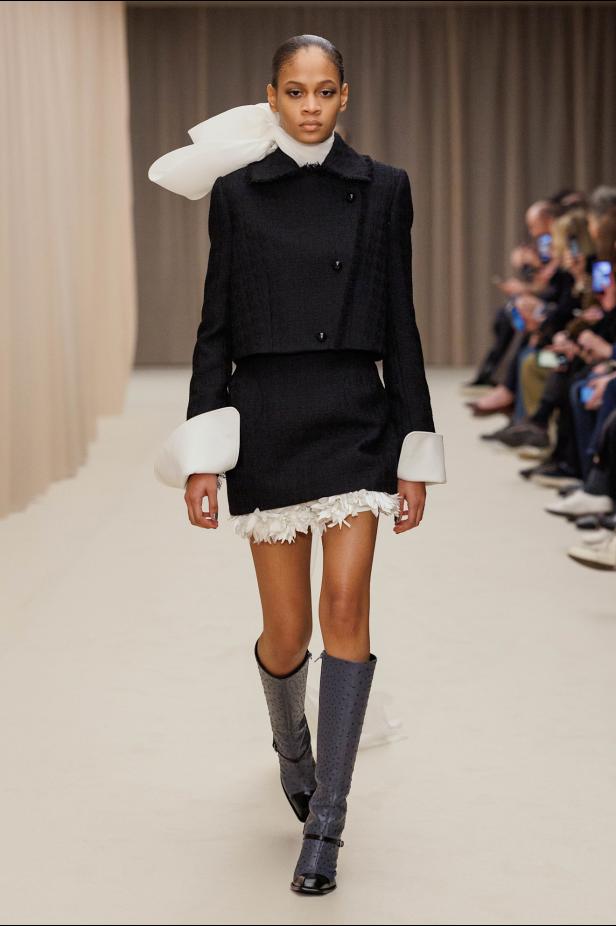 ما خلف الكمال في مجموعة McQueen خريف وشتاء 2026 للملابس الجاهزة