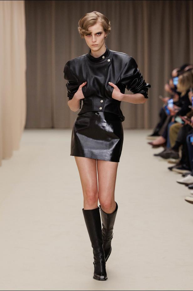 ما خلف الكمال في مجموعة McQueen خريف وشتاء 2026 للملابس الجاهزة