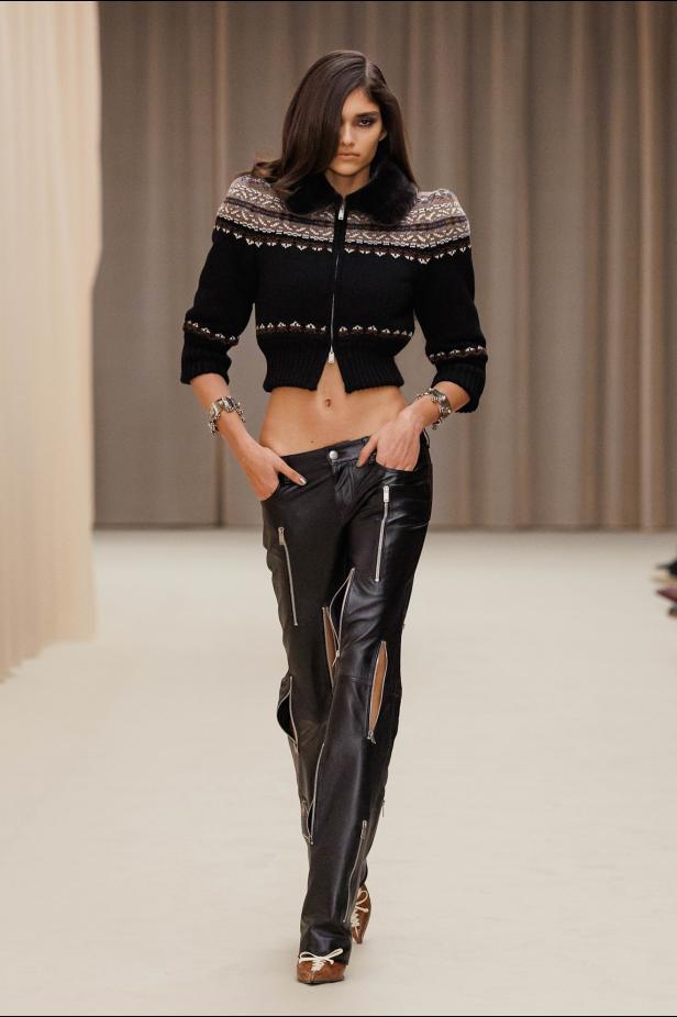 ما خلف الكمال في مجموعة McQueen خريف وشتاء 2026 للملابس الجاهزة