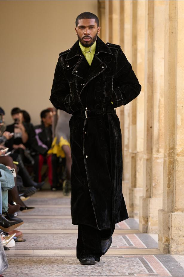 التمرّد يتحوّل إلى حالة في مجموعة ‏Off-White‎‏ لخريف وشتاء 2026‏