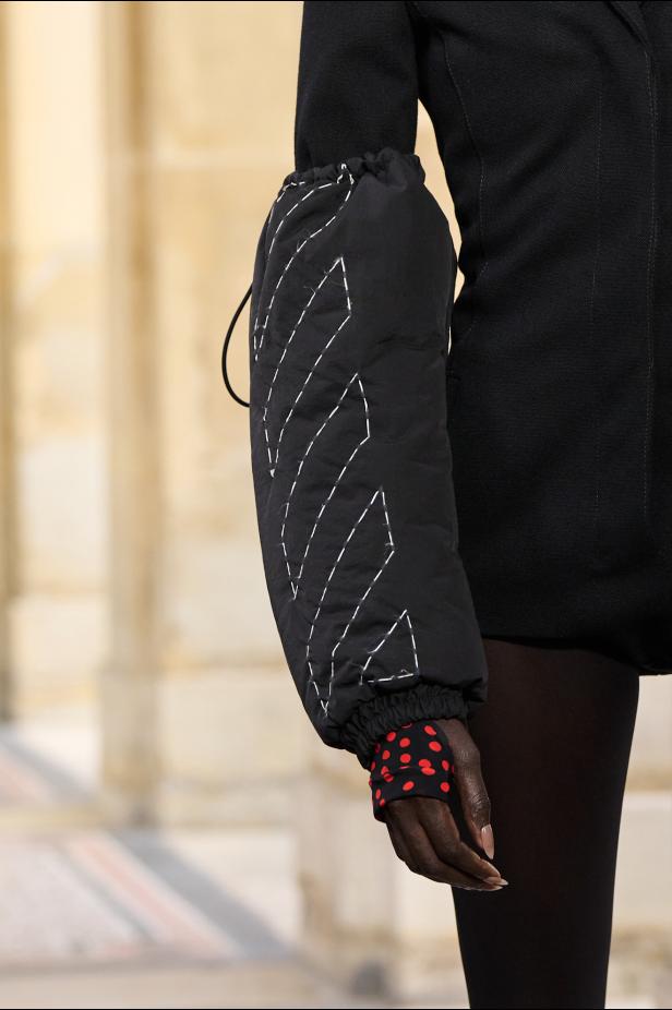 التمرّد يتحوّل إلى حالة في مجموعة ‏Off-White‎‏ لخريف وشتاء 2026‏