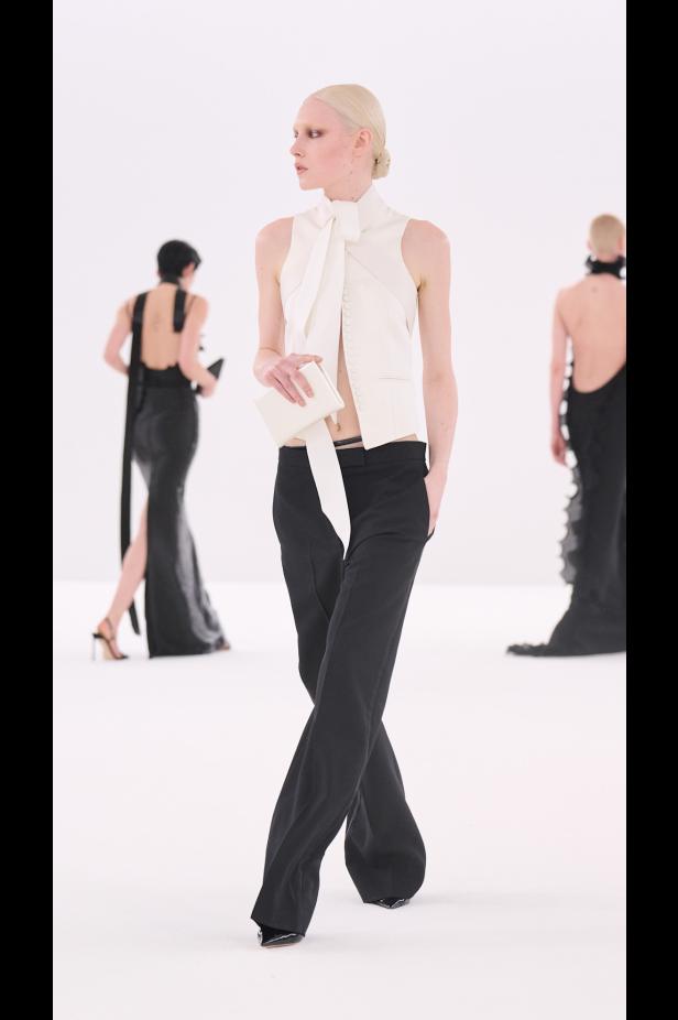 مجموعة توم فورد لخريف 2026‏‎‏... عودة إلى الأساسيات برؤية حيدر أكرمان‎