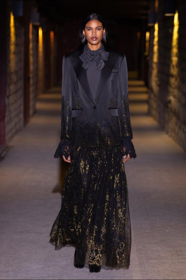 مجموعة Ungaro لخريف وشتاء 2027 في باريس