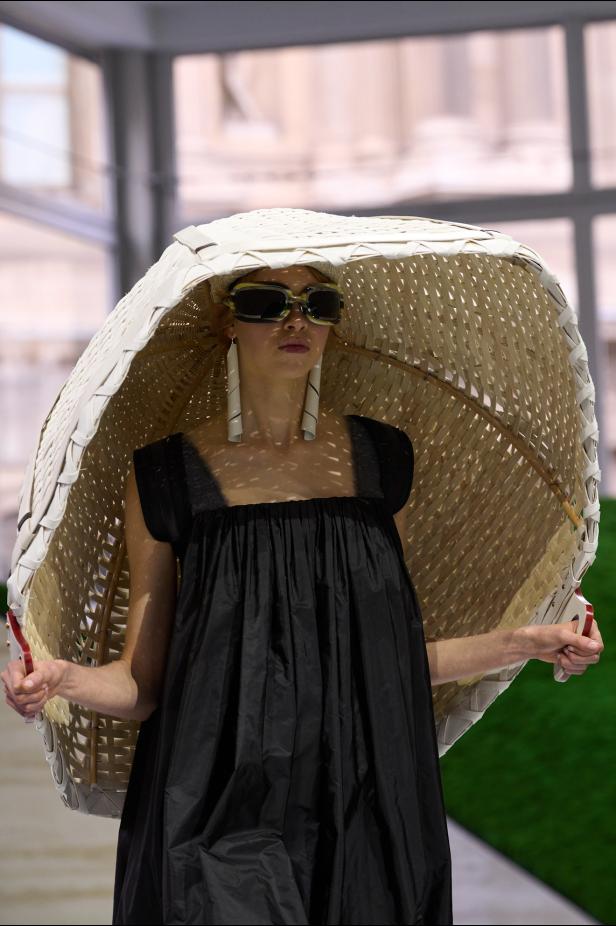 الطبيعة تلهم الأزياء في مجموعة لويس فويتون لموسم خريف 2026