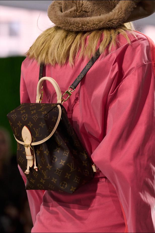 الطبيعة تلهم الأزياء في مجموعة لويس فويتون لموسم خريف 2026