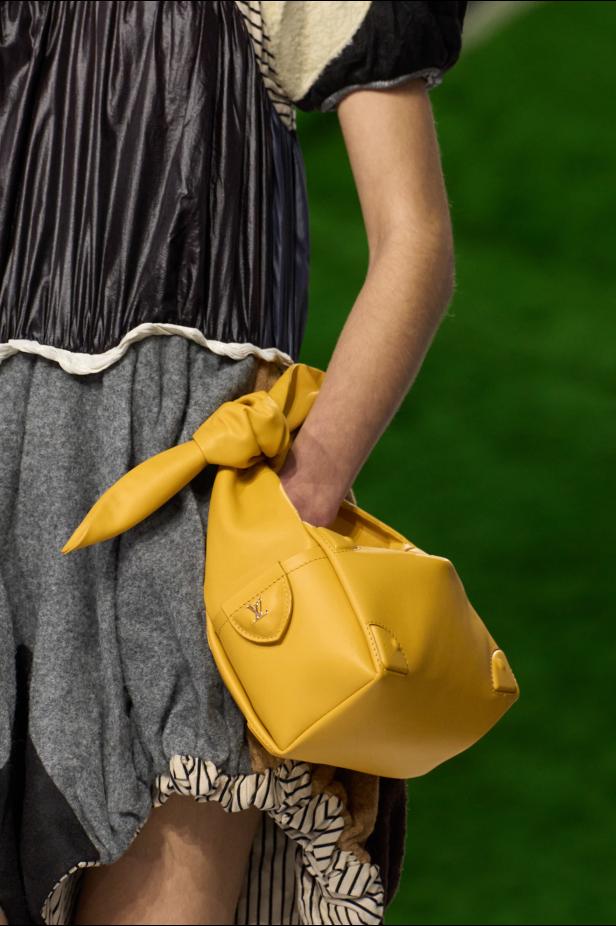 الطبيعة تلهم الأزياء في مجموعة لويس فويتون لموسم خريف 2026