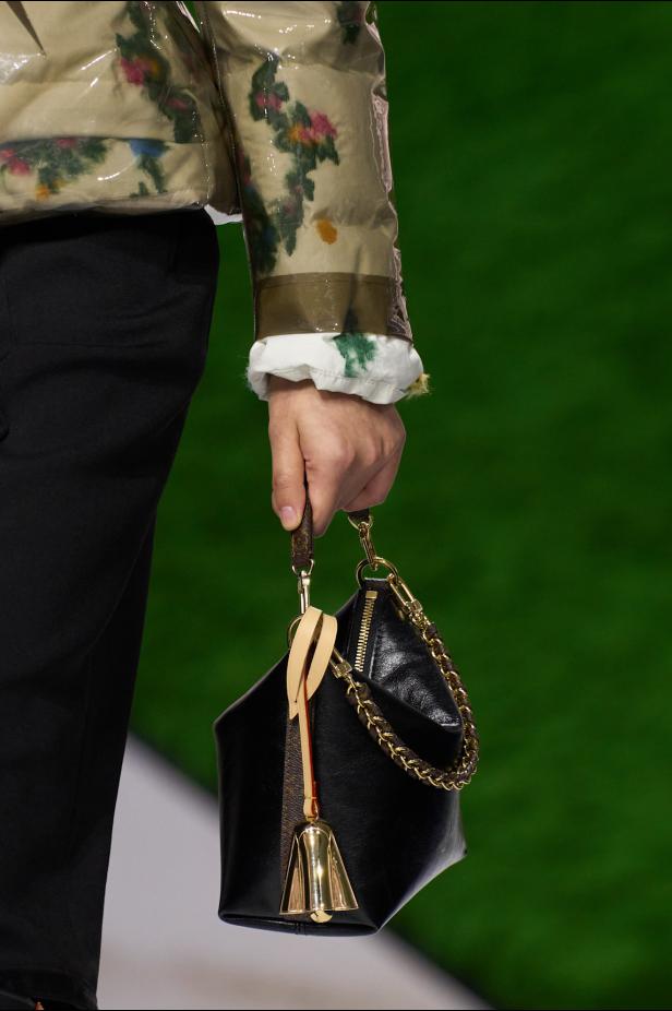 الطبيعة تلهم الأزياء في مجموعة لويس فويتون لموسم خريف 2026