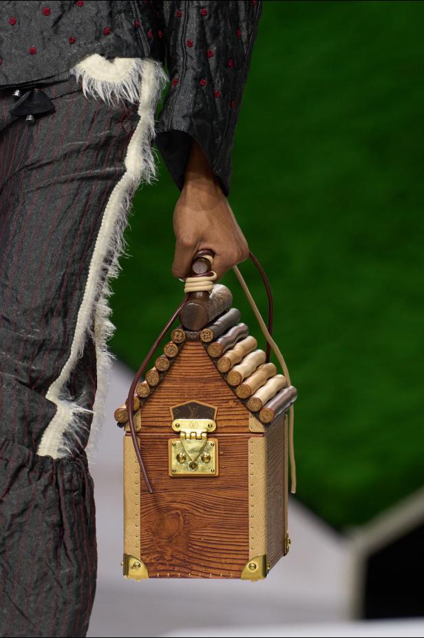 الطبيعة تلهم الأزياء في مجموعة لويس فويتون لموسم خريف 2026