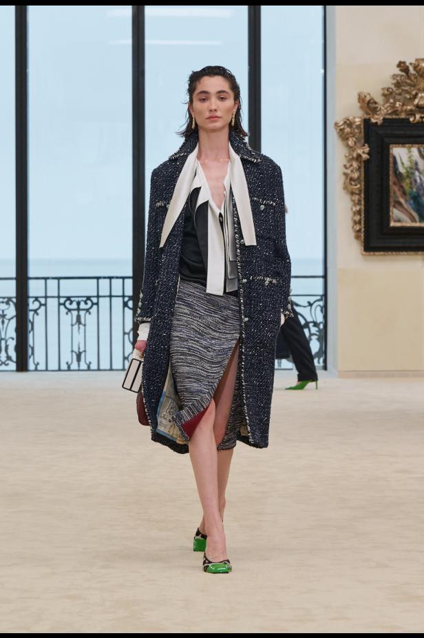 شواطئ بياريتز تحتضن مواجهة بين جذور شانيل ورؤيتها المعاصرة في مجموعة كروز 2026/2027