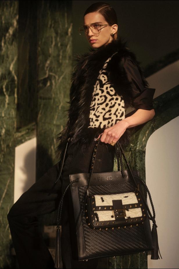 ماريا غراتسيا كيوري تعود إلى جذور ‏Fendi‏ التاريخية لتقديم أولى مجموعات كروز‎ 2027 ‎