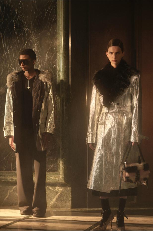 ماريا غراتسيا كيوري تعود إلى جذور ‏Fendi‏ التاريخية لتقديم أولى مجموعات كروز‎ 2027 ‎