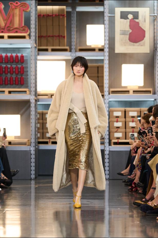 Max Mara‏ تحتفل بإرث 75 عامًا وترسم ملامح أزياء السفر والعطلات لموسم 2027‏