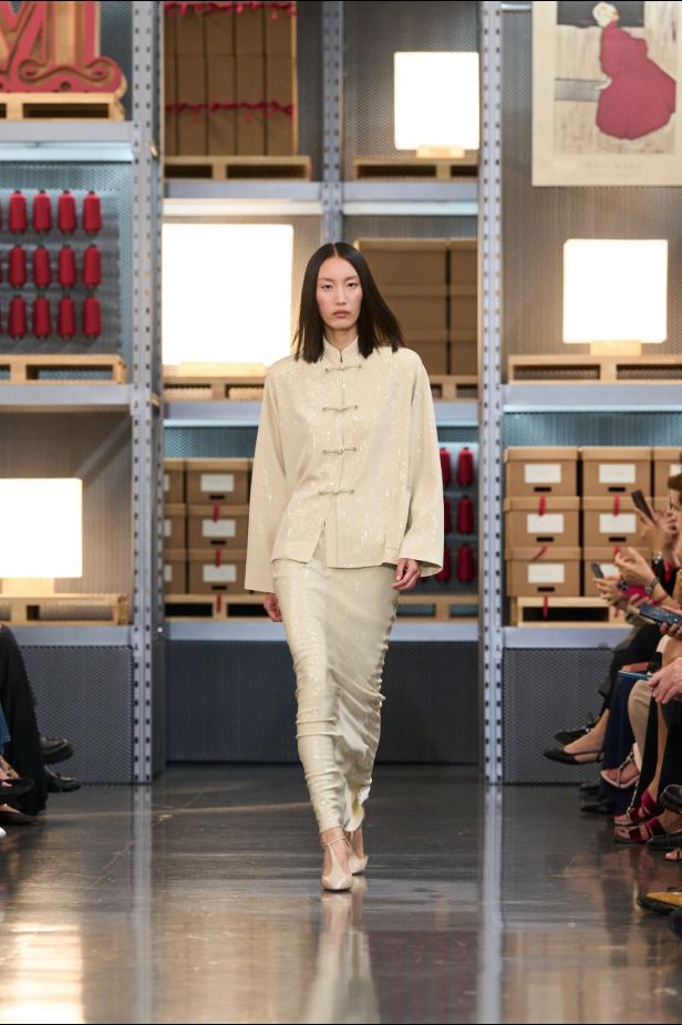 Max Mara‏ تحتفل بإرث 75 عامًا وترسم ملامح أزياء السفر والعطلات لموسم 2027‏