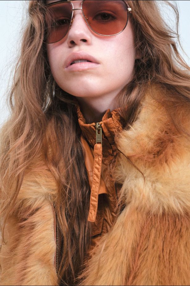 Chloé‏ تفتح أرشيفها لتقدم أزياء تتجاوز الزمن في مجموعة ربيع 2027‏