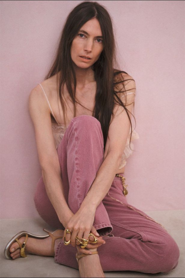 Chloé‏ تفتح أرشيفها لتقدم أزياء تتجاوز الزمن في مجموعة ربيع 2027‏