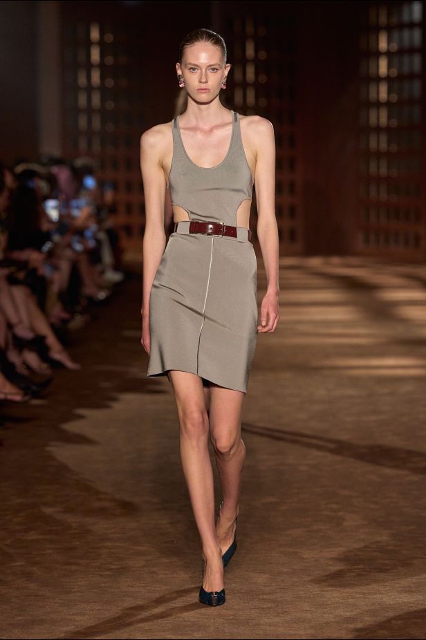 حرية الأربعينيات بلغة ‏Ferragamo‏ في مجموعة ربيع وصيف 2027‏