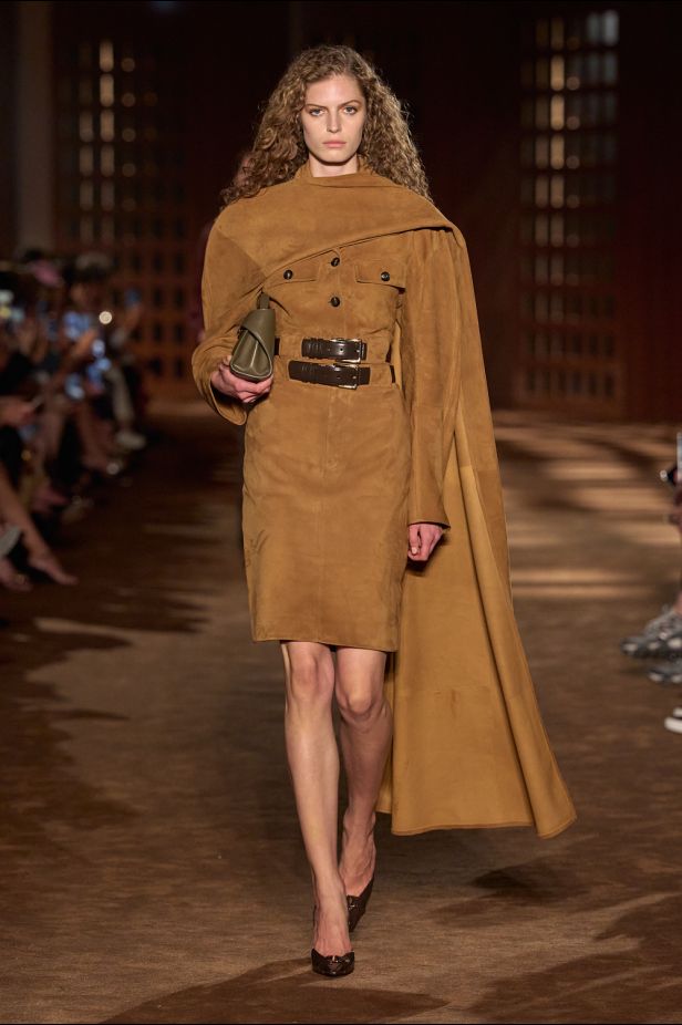 حرية الأربعينيات بلغة ‏Ferragamo‏ في مجموعة ربيع وصيف 2027‏