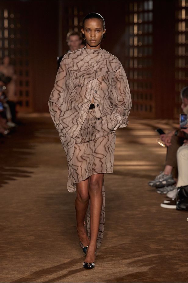حرية الأربعينيات بلغة ‏Ferragamo‏ في مجموعة ربيع وصيف 2027‏