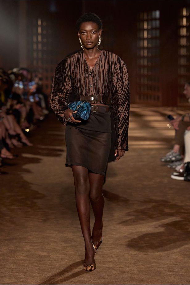 حرية الأربعينيات بلغة ‏Ferragamo‏ في مجموعة ربيع وصيف 2027‏