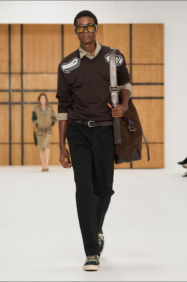 حين يلين الإرث.. “دانيل لي” يفتح أبواب Burberry للعفوية في ربيع وصيف 2027