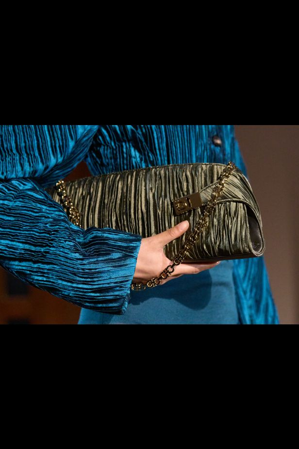 حرية الأربعينيات بلغة ‏Ferragamo‏ في مجموعة ربيع وصيف 2027‏