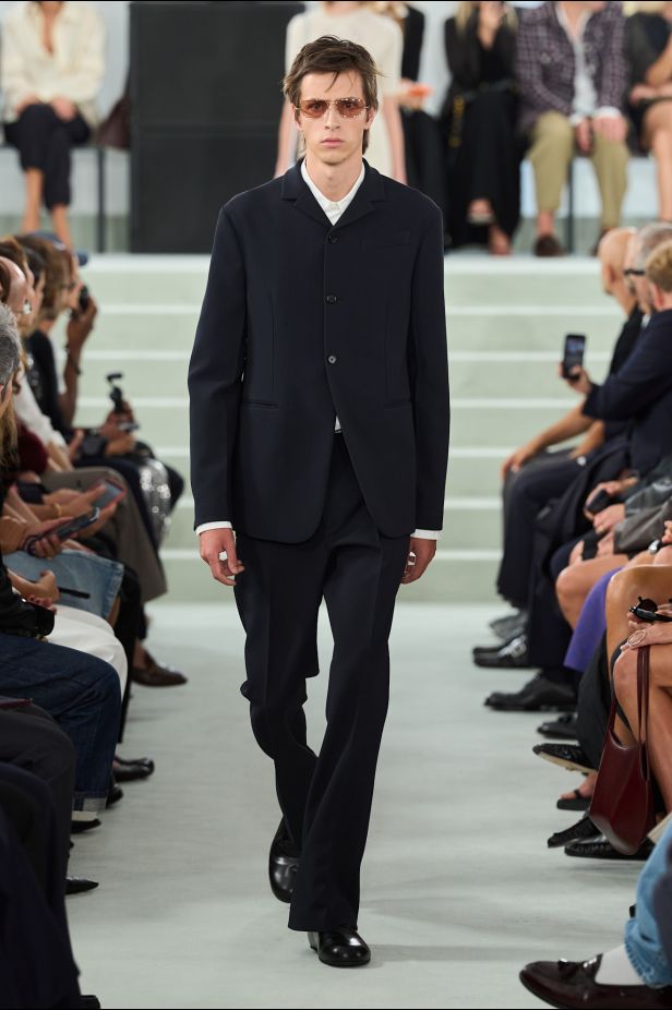 مجموعة ‏JIL SANDER ‎‏ لربيع 2027 تستكشف جمال اللامثالية ‏