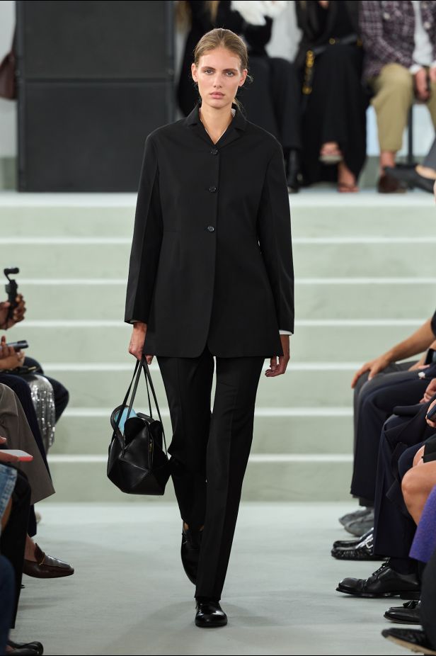 مجموعة ‏JIL SANDER ‎‏ لربيع 2027 تستكشف جمال اللامثالية ‏