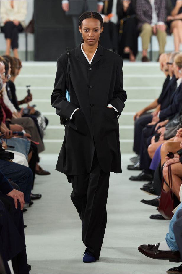 مجموعة ‏JIL SANDER ‎‏ لربيع 2027 تستكشف جمال اللامثالية ‏