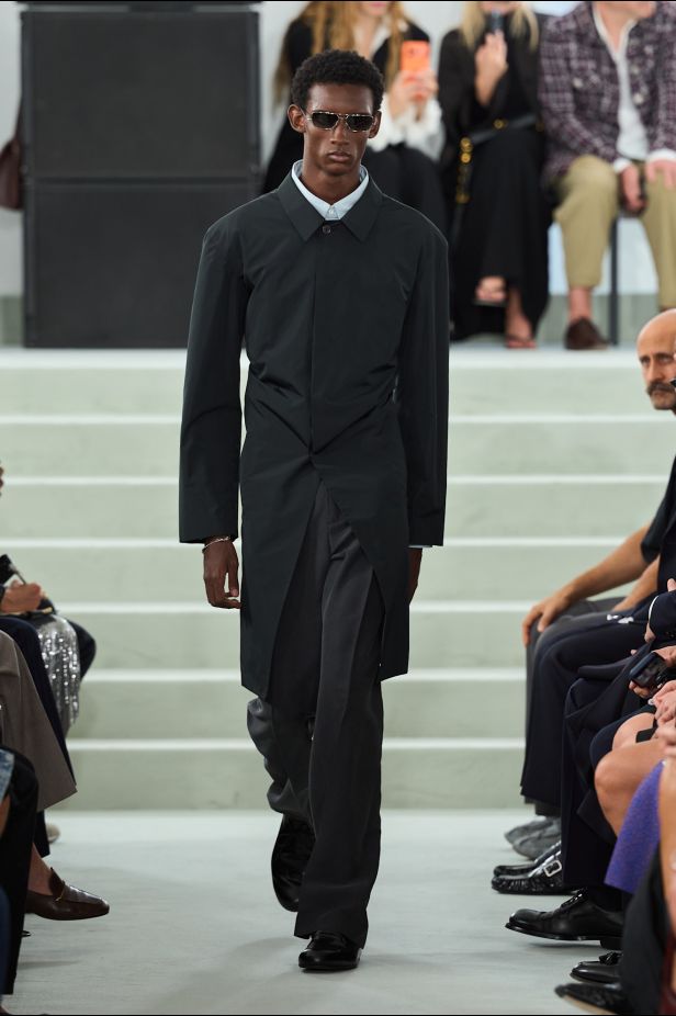 مجموعة ‏JIL SANDER ‎‏ لربيع 2027 تستكشف جمال اللامثالية ‏