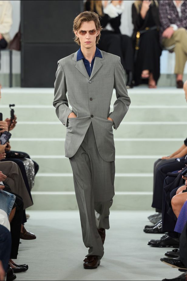 مجموعة ‏JIL SANDER ‎‏ لربيع 2027 تستكشف جمال اللامثالية ‏