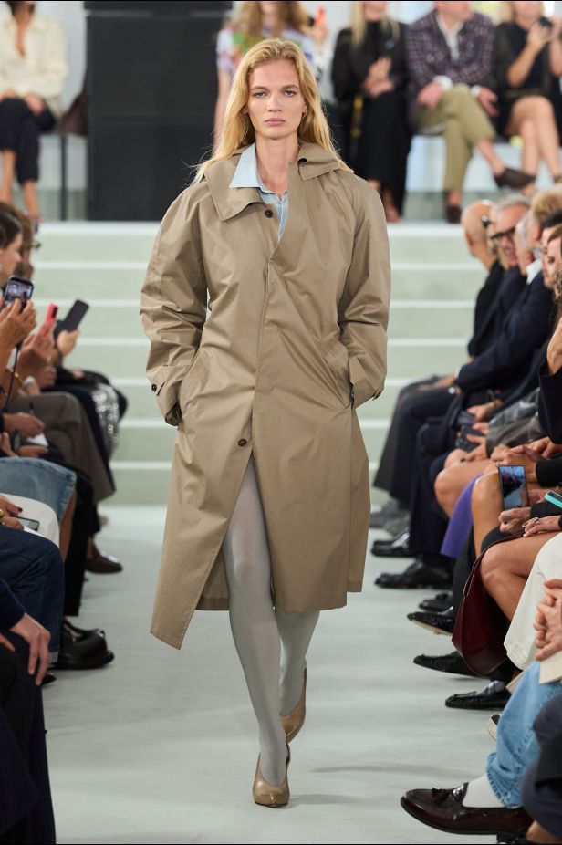 مجموعة ‏JIL SANDER ‎‏ لربيع 2027 تستكشف جمال اللامثالية ‏