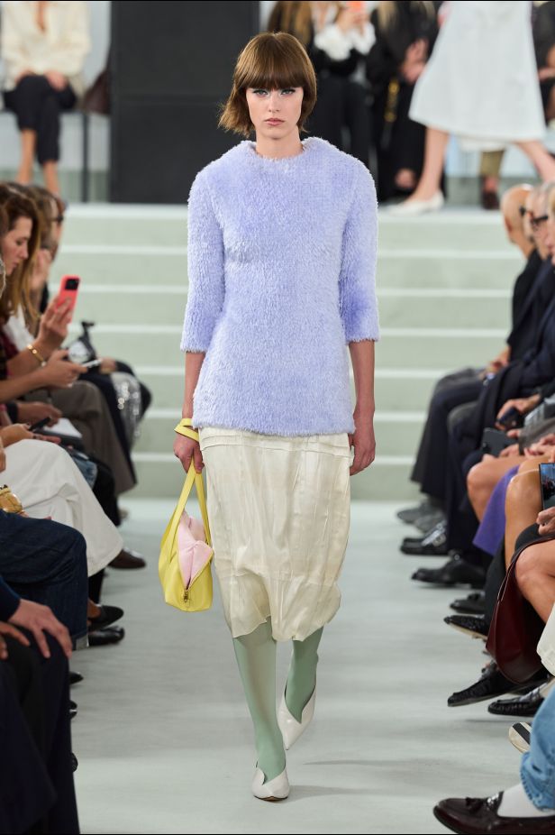 مجموعة ‏JIL SANDER ‎‏ لربيع 2027 تستكشف جمال اللامثالية ‏