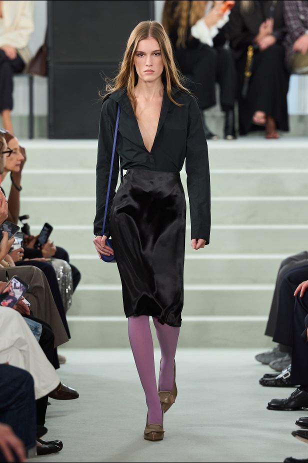 مجموعة ‏JIL SANDER ‎‏ لربيع 2027 تستكشف جمال اللامثالية ‏