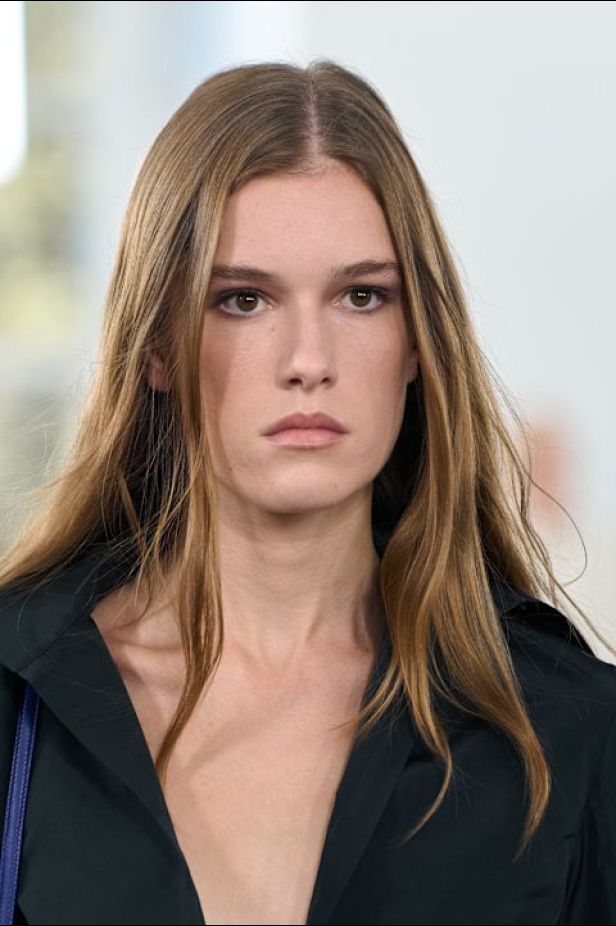 مجموعة ‏JIL SANDER ‎‏ لربيع 2027 تستكشف جمال اللامثالية ‏