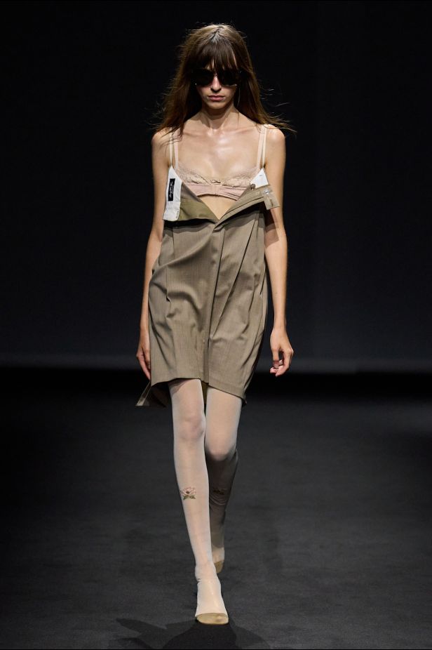 MM6 Maison Margiela‏ تعيد ابتكار خزانة الملابس اليومية في مجموعة ربيع 2027‏