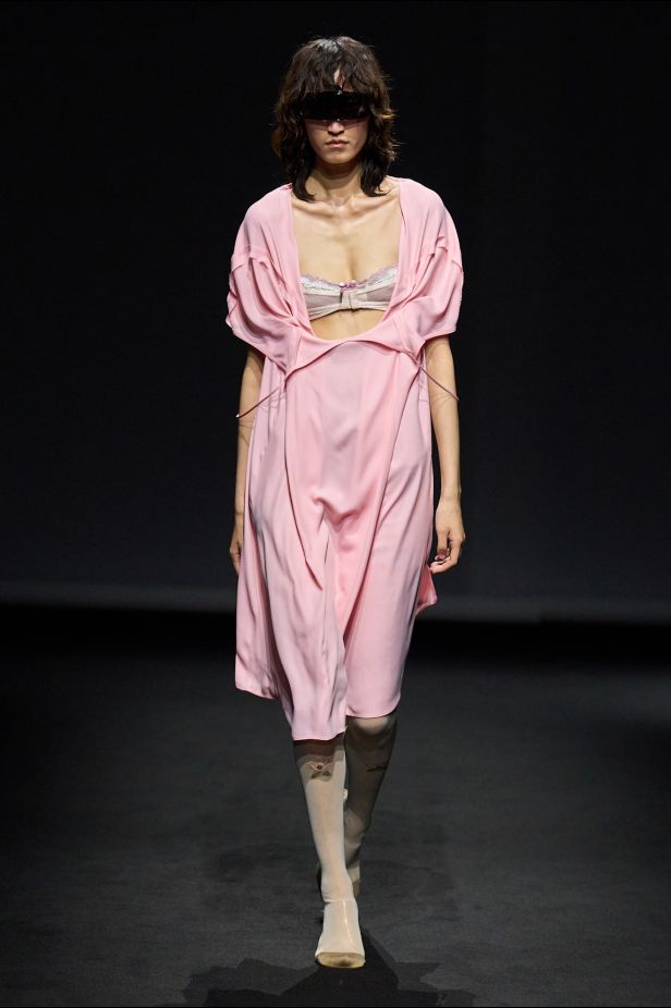 MM6 Maison Margiela‏ تعيد ابتكار خزانة الملابس اليومية في مجموعة ربيع 2027‏