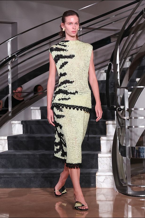 مجموعة ‏Proenza Schouler‏ لربيع 2027... راشيل سكوت تكتب حوارًا بين الإرث والعصرية