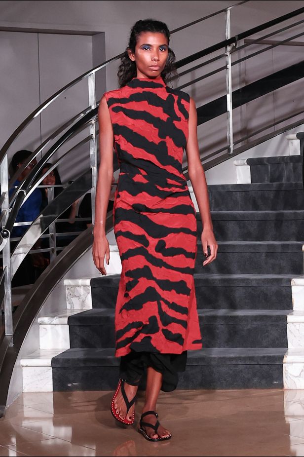 مجموعة ‏Proenza Schouler‏ لربيع 2027... راشيل سكوت تكتب حوارًا بين الإرث والعصرية