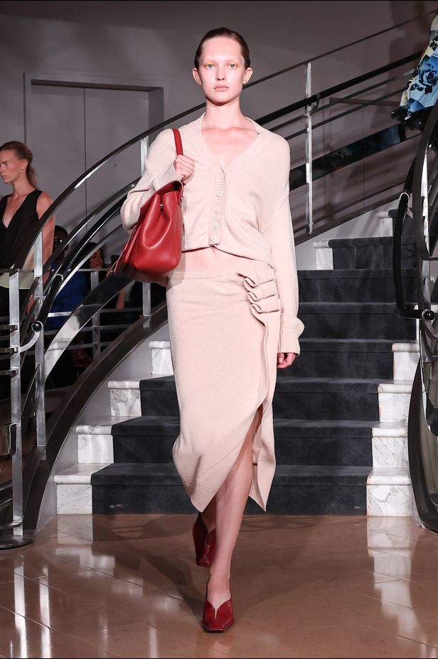 مجموعة ‏Proenza Schouler‏ لربيع 2027... راشيل سكوت تكتب حوارًا بين الإرث والعصرية