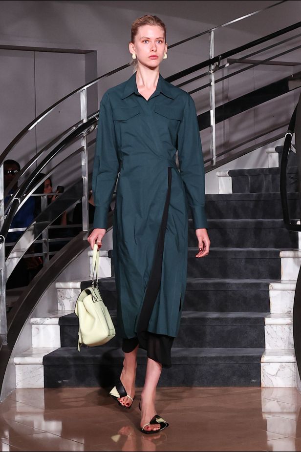 مجموعة ‏Proenza Schouler‏ لربيع 2027... راشيل سكوت تكتب حوارًا بين الإرث والعصرية