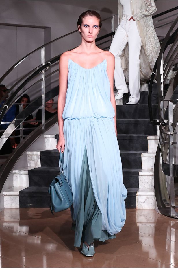 مجموعة ‏Proenza Schouler‏ لربيع 2027... راشيل سكوت تكتب حوارًا بين الإرث والعصرية