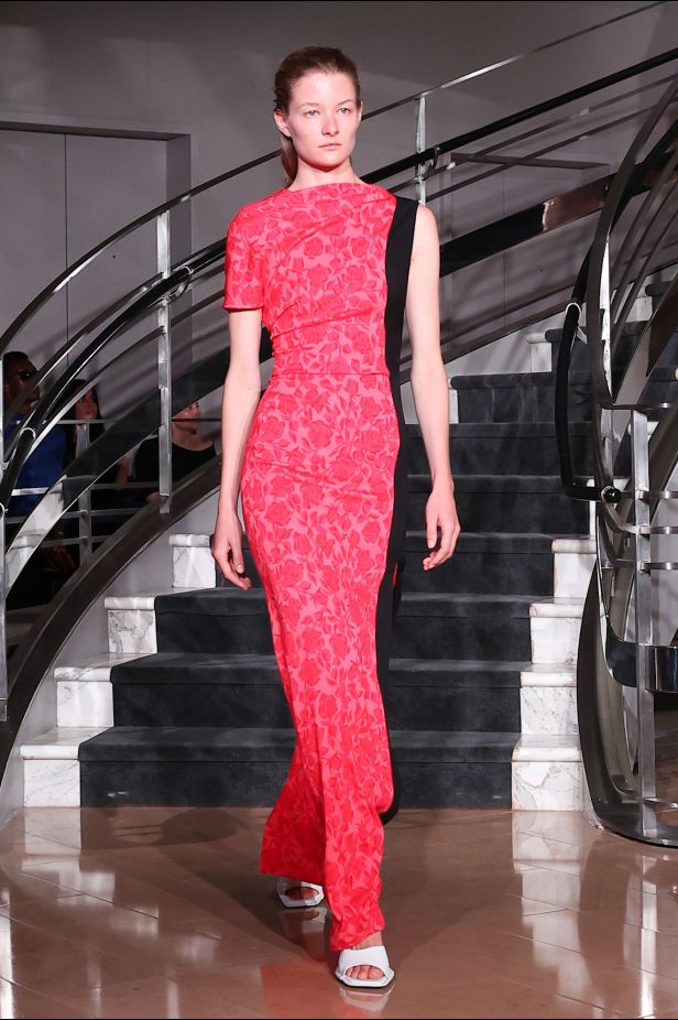 مجموعة ‏Proenza Schouler‏ لربيع 2027... راشيل سكوت تكتب حوارًا بين الإرث والعصرية