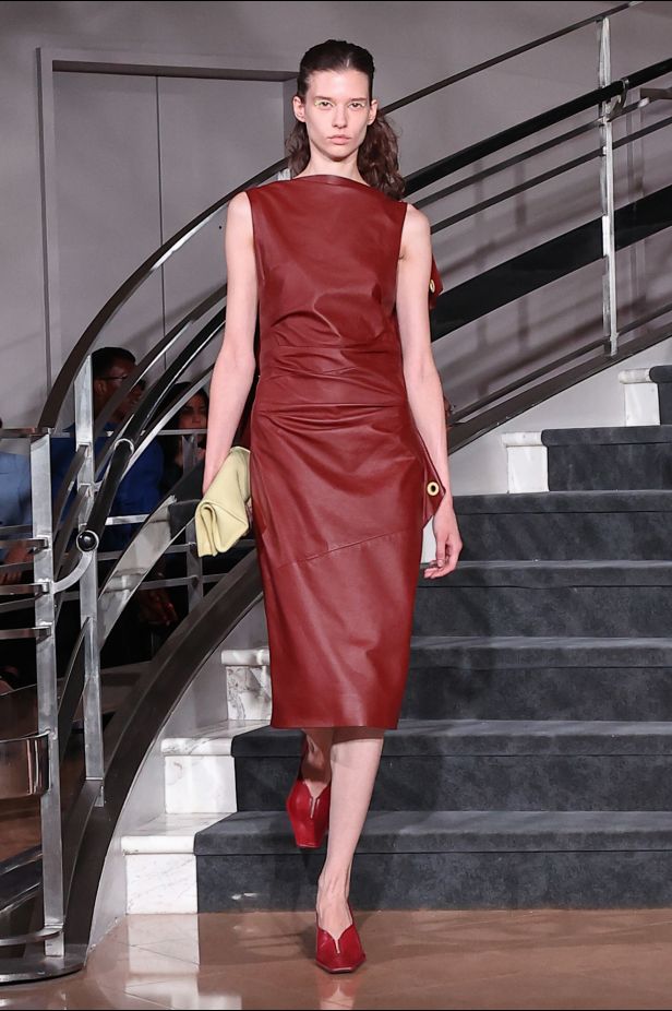 مجموعة ‏Proenza Schouler‏ لربيع 2027... راشيل سكوت تكتب حوارًا بين الإرث والعصرية