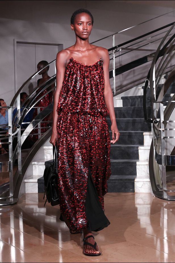 مجموعة ‏Proenza Schouler‏ لربيع 2027... راشيل سكوت تكتب حوارًا بين الإرث والعصرية