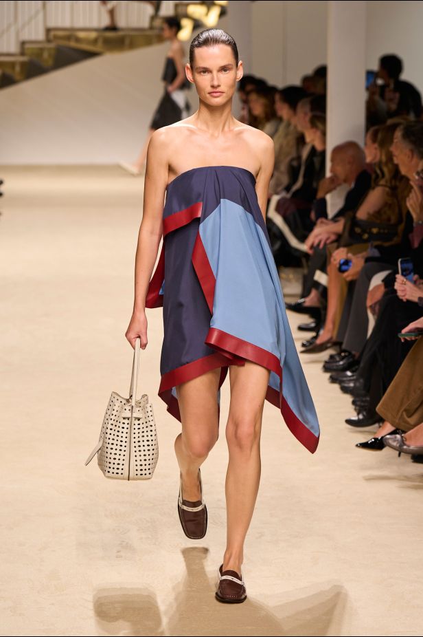مجموعة ‏Tod's‏ لربيع وصيف 2027... أناقة إيطالية تحتفي بالحرفية وجمال التفاصيل‏