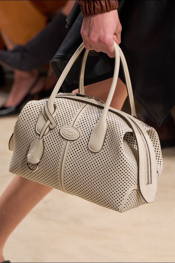 مجموعة ‏Tod's‏ لربيع وصيف 2027... أناقة إيطالية تحتفي بالحرفية وجمال التفاصيل‏