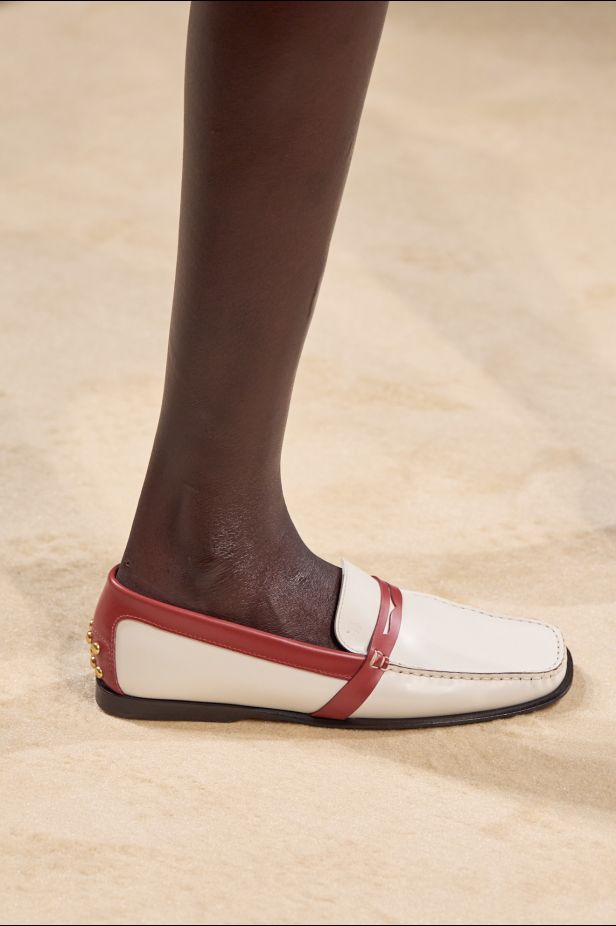مجموعة ‏Tod's‏ لربيع وصيف 2027... أناقة إيطالية تحتفي بالحرفية وجمال التفاصيل‏