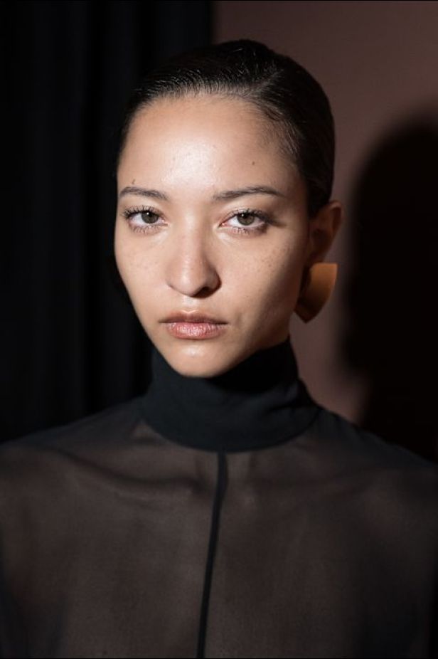 حرية الأربعينيات بلغة ‏Ferragamo‏ في مجموعة ربيع وصيف 2027‏